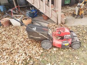 lot 6010 image: Craftsman Push Lawn Mower M230