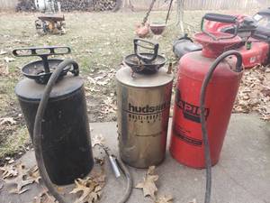lot 6015 image: 3 Metal Sprayers