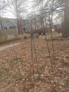 lot 6026 image: Lot of 6 Wrought Iron Yard Hooks for Planters