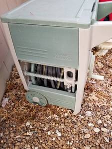 lot 6033 image: Ames Water Hose Box Reel with Top Storage