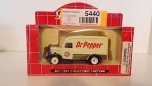 lot 5440 image: Die Cast Dr. Pepper Delivery Van - 164 scale
