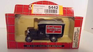 lot 5442 image: Die Cast Dr. Pepper Delivery Van - 164 scale