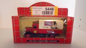lot 5446 image: Die Cast Dr. Pepper Delivery Truck - 164 scale