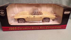 lot 5523 image: 1965 Corvette Sting Ray Convertible Die Cast