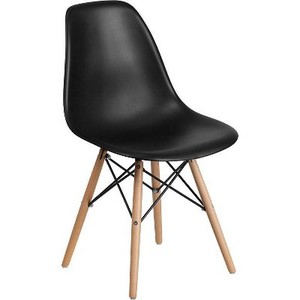 lot 4025 image: Elon Series Plastic Chair with Wooden Legs, Black - Riverstone Furniture Collection