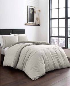 lot 4052 image: City Scene Pixel King Duvet Cover
