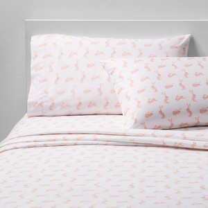 lot 4065 image: Hare Happy Microfiber Sheet Set Pink, Toddler - Pillowfort