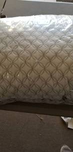 lot 13375 image: Nice Comfy Pillow