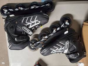 lot 13387 image: Bamwei Roller Blades.