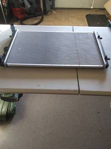 lot 13420 image: MTX Radiator Aluminum - Plastic Tank PA66-GF30 R
