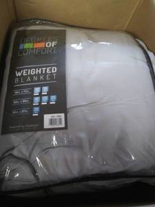 lot 13433 image: Degrees Of Comfort Weighted Blanket, 60  X 80 , 18lbs, Grey