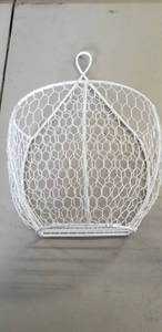 lot 13518 image: Wall Mounted white Metal Fruit Vegetable Baskets