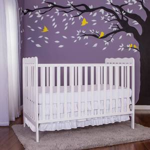 lot 23585 image: Dream On Me - Classic 2-in-1 Convertible Crib