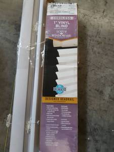 lot 23715 image: 1  Vinyl Blinds
