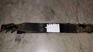 lot 25048 image: (2) Used Mower Blades