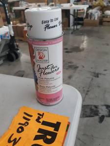 lot 25999 image: Design Master Just For Flowers 11oz Pink Petunia