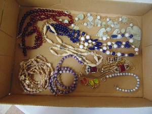 lot 1210 image: Fashion Jewelry