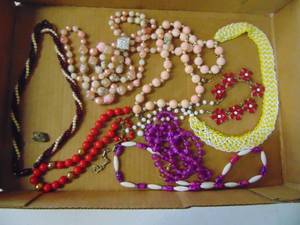 lot 1213 image: Fashion Jewelry