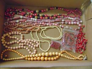 lot 1218 image: Fashion Jewelry
