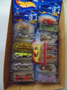 lot 1270 image: 14 HotWheels Cars