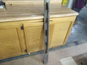 lot 1275 image: Wooden Concrete Screed