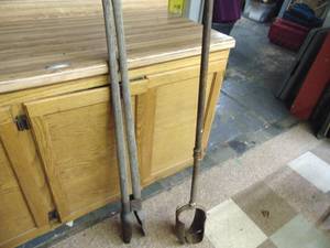 lot 1276 image: Pair of post hole diggers