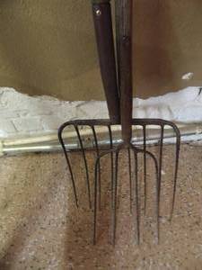 lot 1278 image: Pair of Pitchforks - Loose Handles