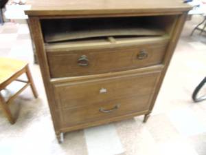 lot 1286 image: Dresser - Top Drawer needs repair - or repurpose