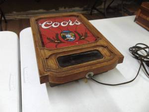 lot 1303 image: Coors Clock - Working condition