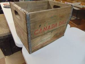 lot 1317 image: Canada Dry Crate