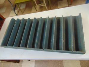 lot 1318 image: Wood ShelfOrganizer