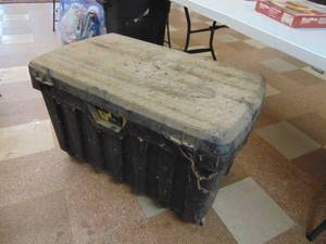 lot 1322 image: Plastic Job Box with Contents