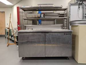 lot 1776 image: True Refrigerated Prep Table Model TSSU-60-16