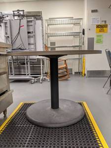 lot 1778 image: Round Table