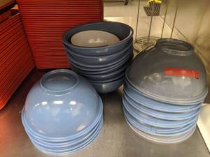 lot 1794 image: Assorted Trays And Bowls