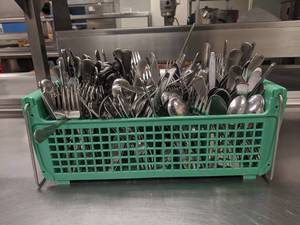 lot 1796 image: Assorted Silverware