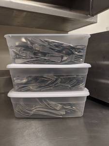 lot 1800 image: Assorted Silverware