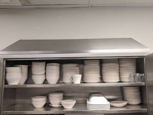 lot 1801 image: Assorted Dishware
