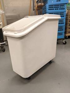 lot 1809 image: Rubbermaid Ingredient Bin On Wheels