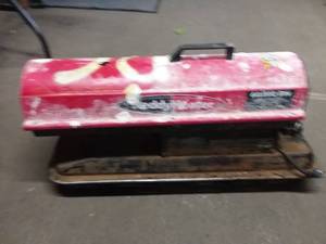 lot 3816 image: Desa Reddy Heater 60,000 BTU Kerosene Forced-Air Heater #R60A