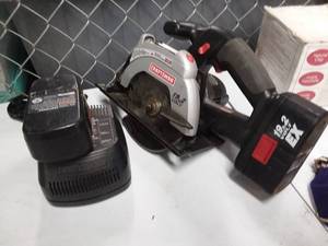 lot 3833 image: Craftsman 19.2 Circular Saw with 2 Batteries and Charger