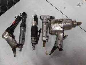 lot 3834 image: Nice Lot of Air Tools
