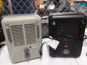 lot 3842 image: Nice Pair of Space Heaters