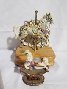 lot 4708 image: Lot of 2 Horses , 1 American Carousel