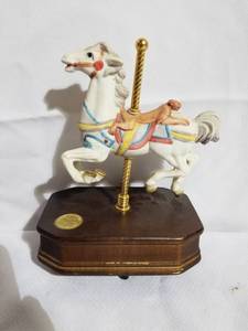 lot 4710 image: Carousel Collection 2nd Edition