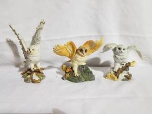 lot 4724 image: Lot of 3 Owls