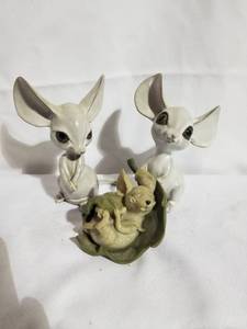 lot 4737 image: Lot of 3 Mice Decor , 1 Missing Tail
