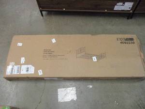 lot 32 image: QUEEN SIZE Metal Bed  Bronze