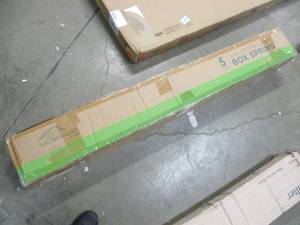 lot 27 image: QUEEN SIZE 5inch Low Profile Smart Box Springs