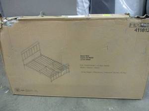 lot 26 image: FULL SIZE Metal Bed  White